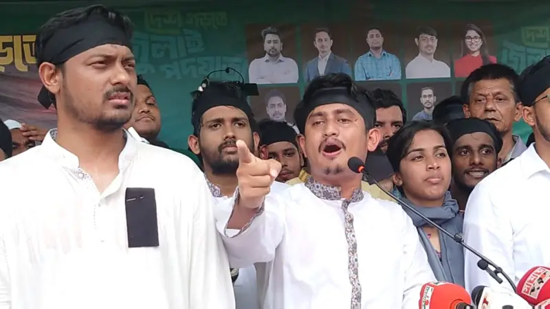 আ.লীগকে অরাজকতা করার সুযোগ দেব না: সারজিস আ.লীগকে অরাজকতা করার সুযোগ দেব না: সারজিস