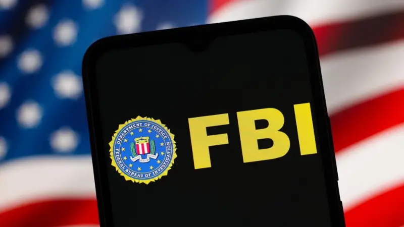 ৩ ধাপে অ্যান্ড্রয়েড ও আইফোনে ফাঁদ পাতে ‘ফ্যান্টম’ হ্যাকাররা: সুরক্ষিত থাকতে এফবিআইয়ের পরামর্শ ৩ ধাপে অ্যান্ড্রয়েড ও আইফোনে ফাঁদ পাতে ‘ফ্যান্টম’ হ্যাকাররা: সুরক্ষিত থাকতে এফবিআইয়ের পরামর্শ
