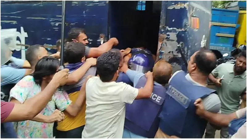 শেরপুরে আওয়ামী লীগ নেতা শুভ ইমরান গ্রেফতার, ডিম ও জুতা নিক্ষেপ বিক্ষুব্ধ জনতার