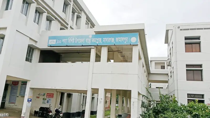 ১০০ শয্যার হাসপাতাল চলছে ৫০ শয্যায়, চিকিৎসক নেই ২২ জন!