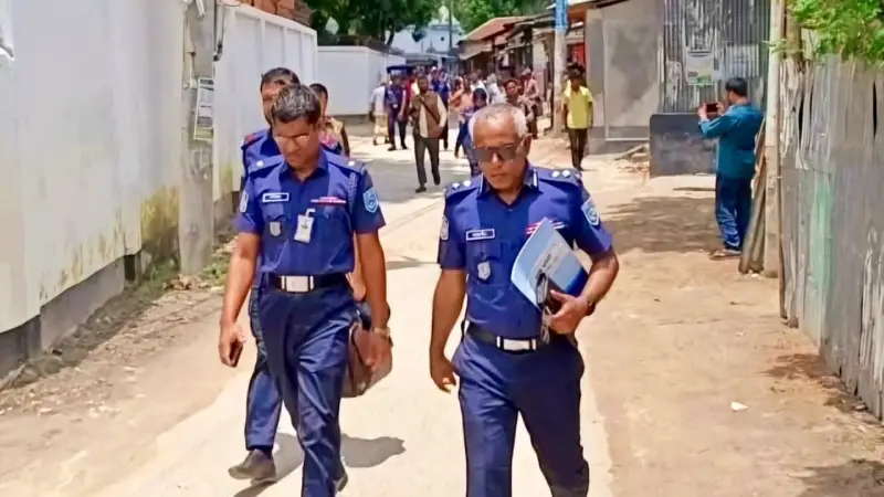 থানার সামনে শিবির নেতাকে পিটিয়ে হত্যা: তদন্তে ৩ সদস্যের কমিটি গঠন থানার সামনে শিবির নেতাকে পিটিয়ে হত্যা: তদন্তে ৩ সদস্যের কমিটি গঠন