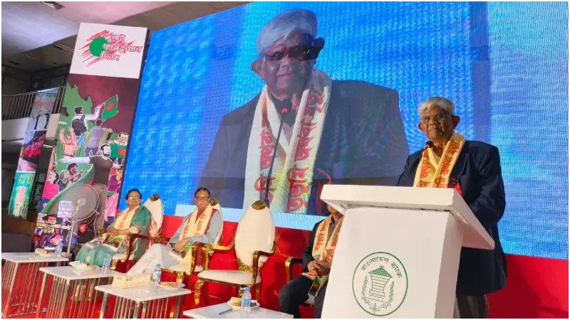 বাংলাদেশ ব্যাংক ঘুরে দাঁড়াতে পারলে আরও এগিয়ে যাবো: অর্থ উপদেষ্টা 