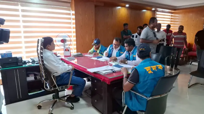 কুষ্টিয়ায় জেলা পরিষদে অনিয়মের অভিযোগে দুদকের অভিযান