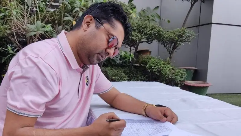তাকে হাসির পাত্র বানিয়ে দিন: জয় তাকে হাসির পাত্র বানিয়ে দিন: জয়