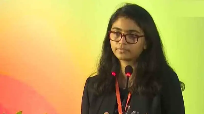রাষ্ট্রের নিরাপত্তা বাহিনী নিজের সন্তানকে খুন করেছে এটা আসলে মেনে নেয়া কষ্টকর: তাসনিম জারা রাষ্ট্রের নিরাপত্তা বাহিনী নিজের সন্তানকে খুন করেছে এটা আসলে মেনে নেয়া কষ্টকর: তাসনিম জারা
