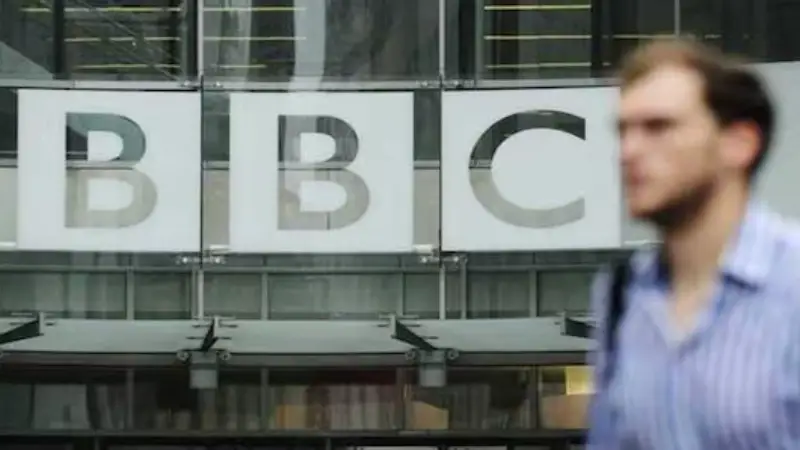 BBC-র বিরুদ্ধে বয়সভিত্তিক বৈষম্যের অভিযোগ BBC-র বিরুদ্ধে বয়সভিত্তিক বৈষম্যের অভিযোগ