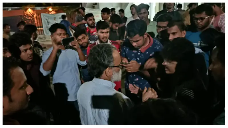 স্বেচ্ছাচারীতার অভিযোগে প্রাধ্যক্ষের পদত্যাগ দাবি স্বেচ্ছাচারীতার অভিযোগে প্রাধ্যক্ষের পদত্যাগ দাবি