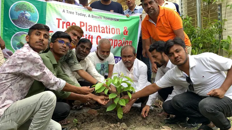 রাজশাহীতে বৃক্ষরোপণ: ব্রাইট লাইফ ভলান্টিয়ার্সের ৫০০ গাছের উদ্যোগ রাজশাহীতে বৃক্ষরোপণ: ব্রাইট লাইফ ভলান্টিয়ার্সের ৫০০ গাছের উদ্যোগ