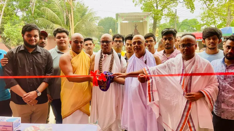 আবির্ভাব উৎসবে হিন্দু ছাত্র পরিষদের বিনামূল্যে চিকিৎসাসেবা আবির্ভাব উৎসবে হিন্দু ছাত্র পরিষদের বিনামূল্যে চিকিৎসাসেবা