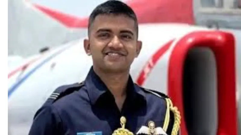 অপূর্ণ স্বপ্ন নিয়ে আকাশেই নিভে গেলেন পাইলট তৌকির অপূর্ণ স্বপ্ন নিয়ে আকাশেই নিভে গেলেন পাইলট তৌকির