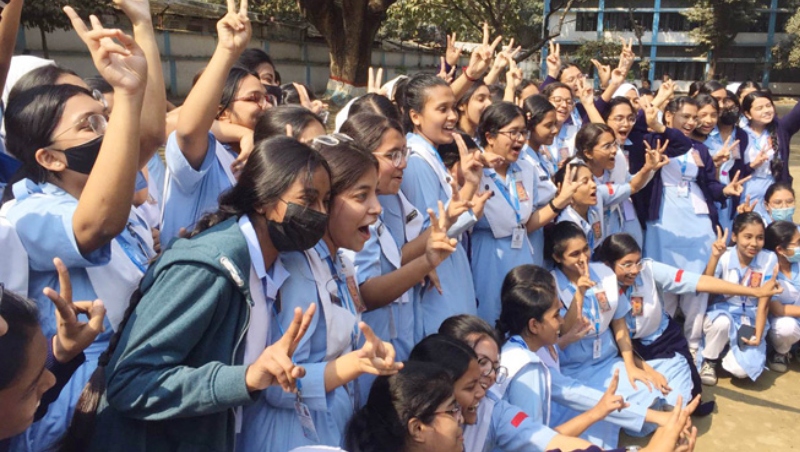 এসএসসি ও সমমান পরীক্ষার ফল জানা যাবে তিনভাবে এসএসসি ও সমমান পরীক্ষার ফল জানা যাবে তিনভাবে