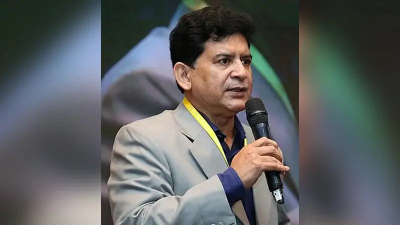 চিন্তার দেয়াল দিয়ে আমরা নিজেদেরকে এবং নিজেদের সম্ভাবনাগুলোকে আটকে রেখেছি চিন্তার দেয়াল দিয়ে আমরা নিজেদেরকে এবং নিজেদের সম্ভাবনাগুলোকে আটকে রেখেছি