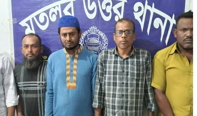 মতলবের জুয়েল হত্যা: পাঁচ আসামির রিমান্ড মঞ্জুর, তদন্তে নতুন মোড় মতলবের জুয়েল হত্যা: পাঁচ আসামির রিমান্ড মঞ্জুর, তদন্তে নতুন মোড়