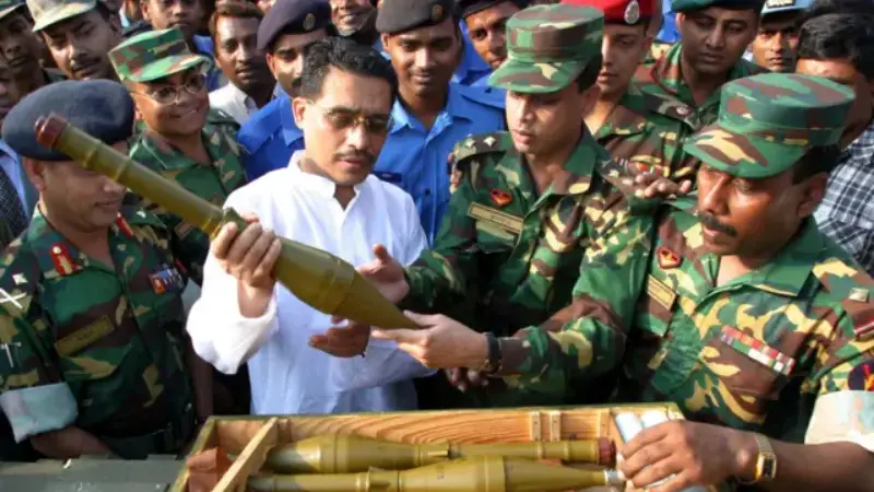 লুৎফুজ্জামান বাবরের ১৭ বছরের সাজা অবৈধ ছিলো: হাইকোর্ট লুৎফুজ্জামান বাবরের ১৭ বছরের সাজা অবৈধ ছিলো: হাইকোর্ট