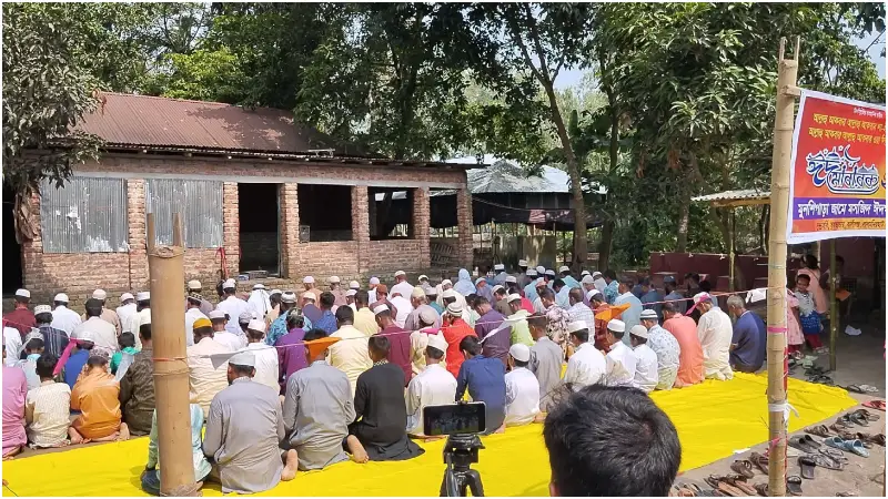 লালমনিরহাটে ৩ গ্রামে সৌদির সাথে মিল রেখে ঈদুল আজহা উদযাপন লালমনিরহাটে ৩ গ্রামে সৌদির সাথে মিল রেখে ঈদুল আজহা উদযাপন