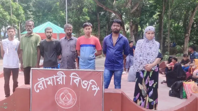 রৌমারী সীমান্তে রোহিঙ্গাসহ আটক ৩০ রৌমারী সীমান্তে রোহিঙ্গাসহ আটক ৩০