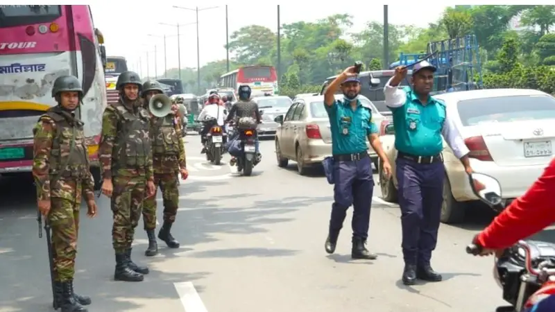 খিলক্ষেত চেকপোস্টে যৌথ অভিযান: অনিয়মে জরিমানা ও গাড়ি জব্দ খিলক্ষেত চেকপোস্টে যৌথ অভিযান: অনিয়মে জরিমানা ও গাড়ি জব্দ