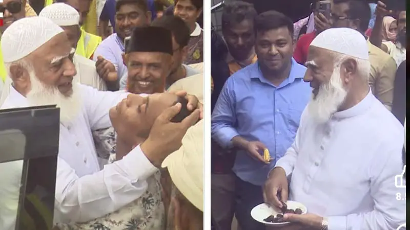 সেলফি না তুলে শিশুকে বুকে জড়িয়ে নিলেন জামায়াত আমির সেলফি না তুলে শিশুকে বুকে জড়িয়ে নিলেন জামায়াত আমির