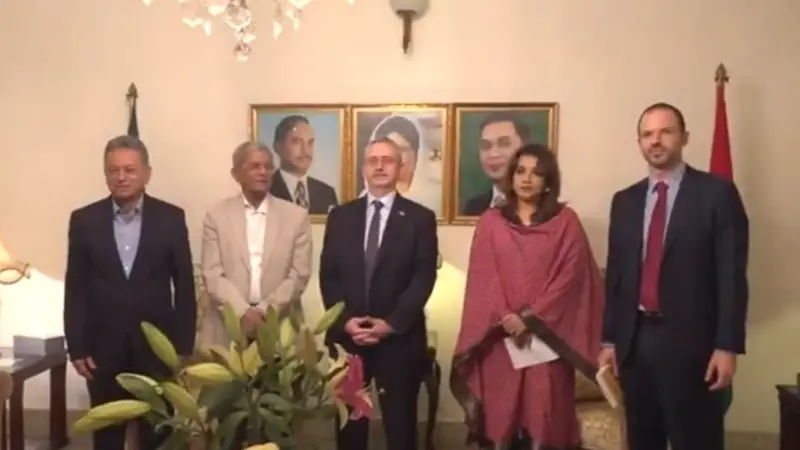 ডিসেম্বরে নির্বাচন হলে দেশ সঠিক পথে থাকবে: আমীর খসরু ডিসেম্বরে নির্বাচন হলে দেশ সঠিক পথে থাকবে: আমীর খসরু