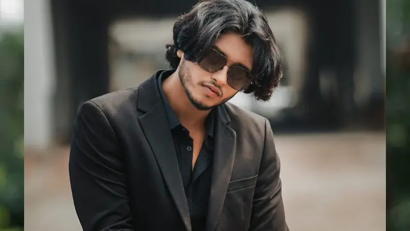 সকল রাজনীতিবিদদেরই আমাকে বিরোধীদল মনে হবে সকল রাজনীতিবিদদেরই আমাকে বিরোধীদল মনে হবে