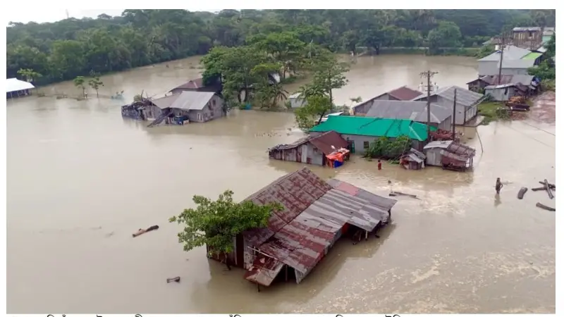 বাঁধ নেই, ভাসছে ছয় হাজার পরিবার জলোচ্ছ্বাসে বাঁধ নেই, ভাসছে ছয় হাজার পরিবার জলোচ্ছ্বাসে