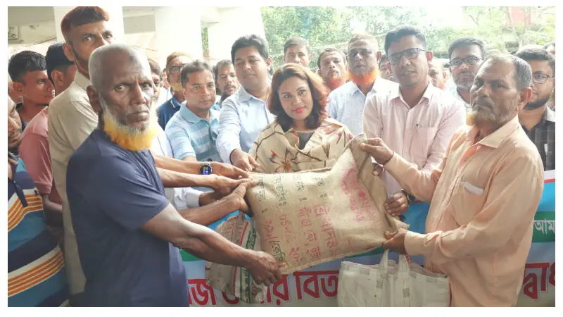 বিনামূল্যে উন্নত বীজ ও সার পেলেন শ্যামনগরের প্রান্তিক কৃষকরা বিনামূল্যে উন্নত বীজ ও সার পেলেন শ্যামনগরের প্রান্তিক কৃষকরা