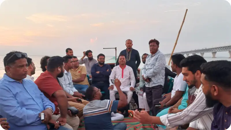 পদ্মার সৌন্দর্য উপভোগে শিবচরে কর্মরত গণমাধ্যমকর্মীদের নৌভ্রমণ পদ্মার সৌন্দর্য উপভোগে শিবচরে কর্মরত গণমাধ্যমকর্মীদের নৌভ্রমণ
