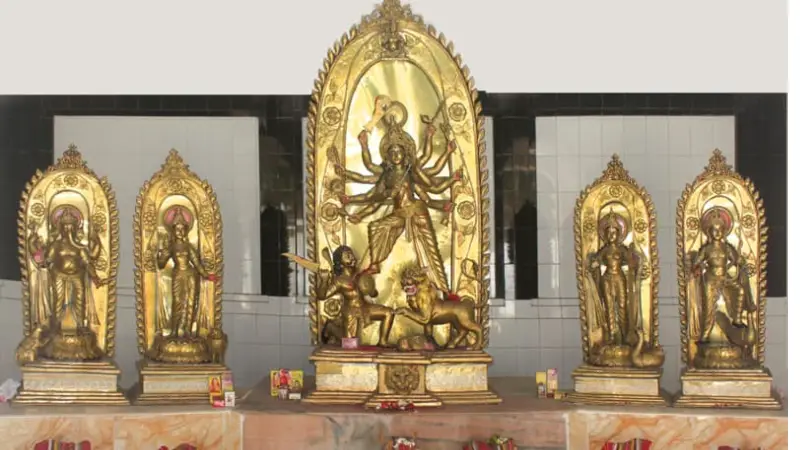 বাংলাদেশে দুর্গাপূজার সূচনা যাঁর হাতে: রাজা কংস নারায়ণের ইতিহাস বাংলাদেশে দুর্গাপূজার সূচনা যাঁর হাতে: রাজা কংস নারায়ণের ইতিহাস