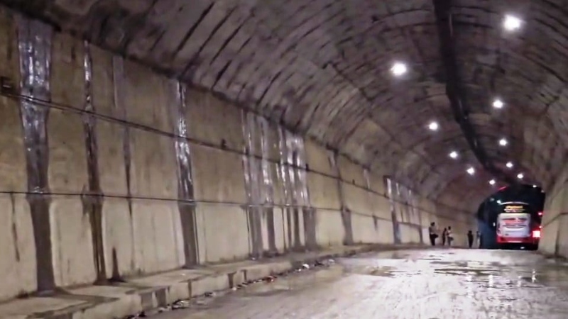 তিন বছর না যেতেই ঝরনার মত পানি পড়ছে দৃষ্টিনন্দন টানেলে