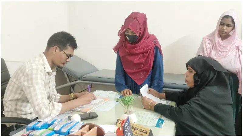 ৩ লাখ মানুষের ভরসা, অথচ এক চিকিৎসকের কাঁধে বহির্বিভাগের ভার ৩ লাখ মানুষের ভরসা, অথচ এক চিকিৎসকের কাঁধে বহির্বিভাগের ভার