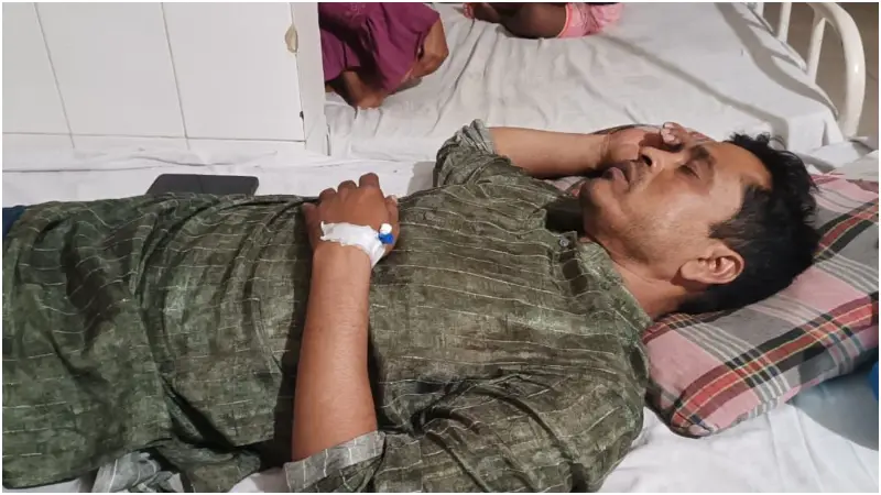 বাউফলে হাট ইজারা নিয়ে বিএনপি নেতাকে মারধর বাউফলে হাট ইজারা নিয়ে বিএনপি নেতাকে মারধর