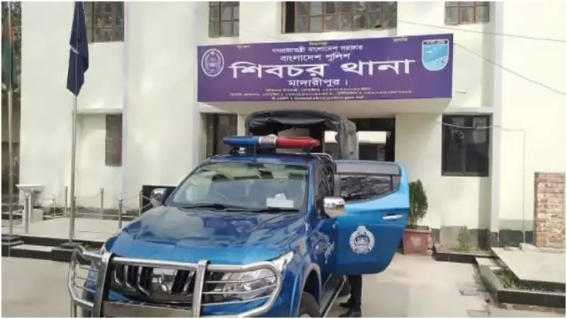 মাদারীপুরে জমিজমার বিরোধে প্রবাসী যুবককে কুপিয়ে জখম, হাসপাতালে ভর্তি মাদারীপুরে জমিজমার বিরোধে প্রবাসী যুবককে কুপিয়ে জখম, হাসপাতালে ভর্তি