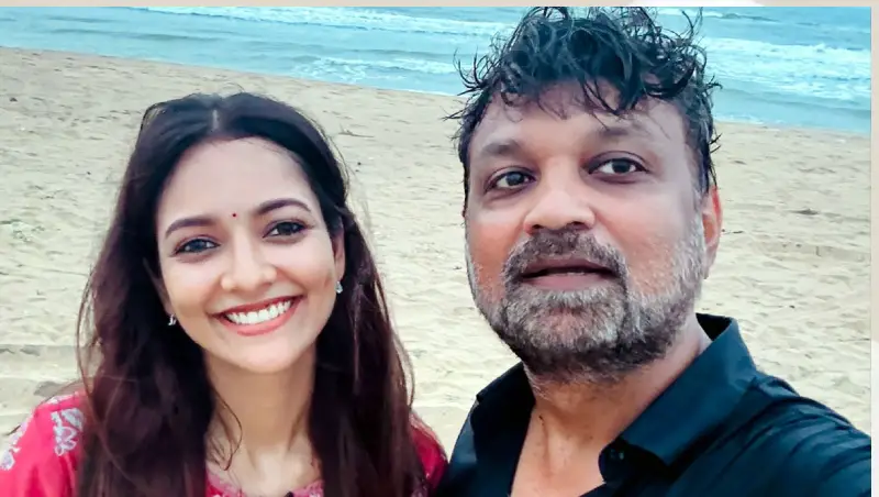 এক নতুন তরুণীর সঙ্গে ছবি ভাইরাল সৃজিতের