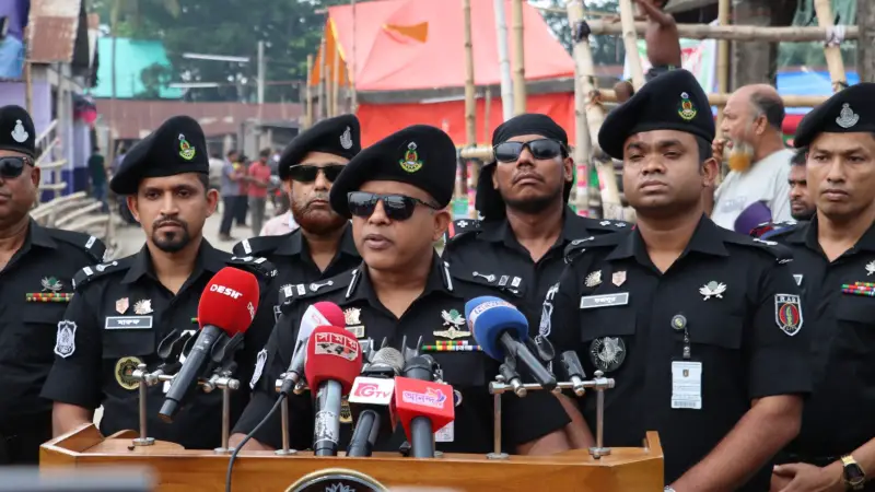 ঈদ-উল-আযহা উপলক্ষে নিরাপত্তা ব্যবস্থা জোরদার করেছে র্যাব-৬ ঈদ-উল-আযহা উপলক্ষে নিরাপত্তা ব্যবস্থা জোরদার করেছে র্যাব-৬