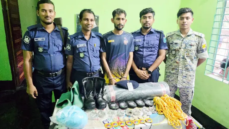 কারাগারে চুরি, কারারক্ষীর বাসা থেকে হাতকড়া ও সরঞ্জাম উদ্ধার কারাগারে চুরি, কারারক্ষীর বাসা থেকে হাতকড়া ও সরঞ্জাম উদ্ধার