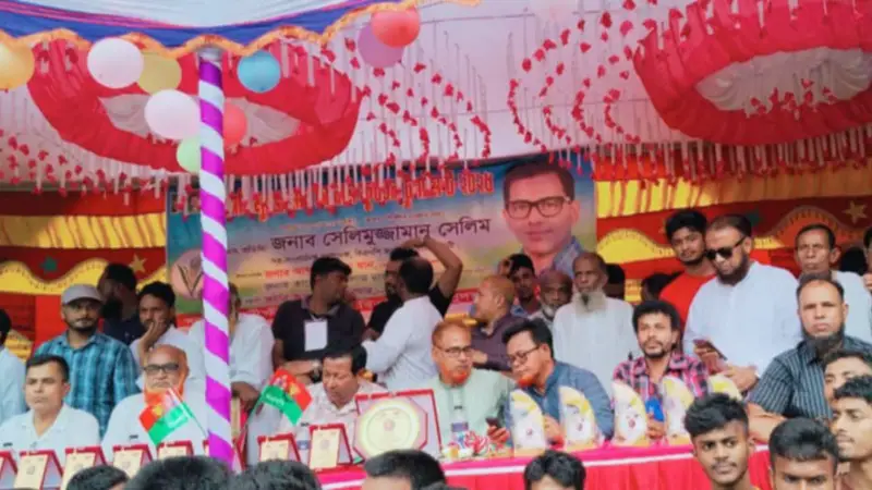 সেলিমুজ্জামান সেলিম ফুটবল টুর্নামেন্ট: ফাইনালে রাজৈরের জয়জয়কার সেলিমুজ্জামান সেলিম ফুটবল টুর্নামেন্ট: ফাইনালে রাজৈরের জয়জয়কার