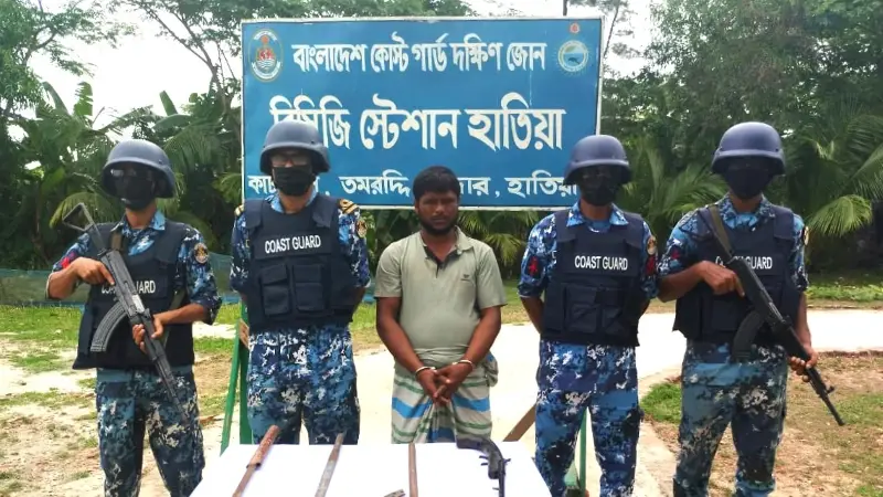 হাতিয়ায় আগ্নেয়াস্ত্রসহ ডাকাত আটক হাতিয়ায় আগ্নেয়াস্ত্রসহ ডাকাত আটক