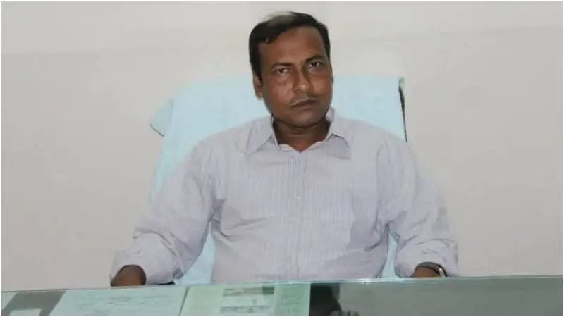 পুলিশের ‘লাঠিপেটা’ নিয়ে উপদেষ্টা মাহফুজের দুঃখপ্রকাশ করা উচিত ছিল: জবি শিক্ষক সমিতির সাধারণ সম্পাদক পুলিশের ‘লাঠিপেটা’ নিয়ে উপদেষ্টা মাহফুজের দুঃখপ্রকাশ করা উচিত ছিল: জবি শিক্ষক সমিতির সাধারণ সম্পাদক