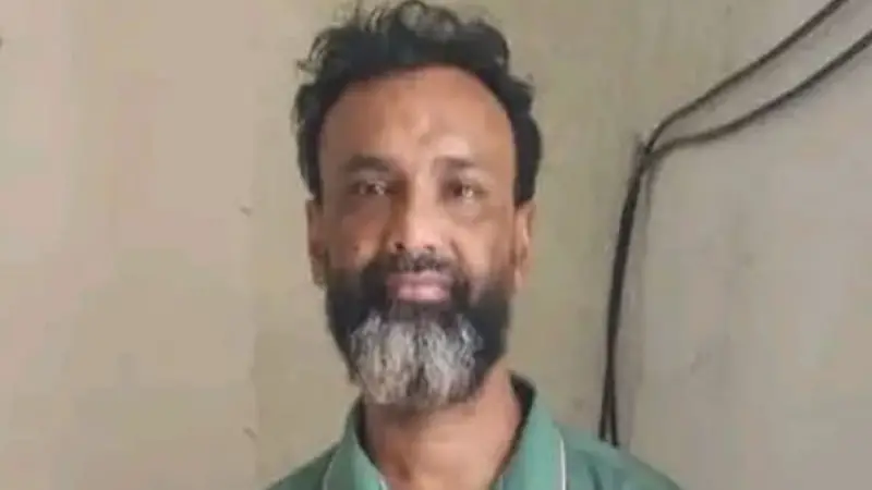 বিএনপি নেতার বাড়ি থেকে রাসিকের সাবেক মেয়রের সহকারী গ্রেফতার বিএনপি নেতার বাড়ি থেকে রাসিকের সাবেক মেয়রের সহকারী গ্রেফতার