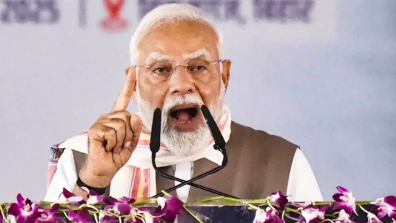‘সন্ত্রাসবিরোধী লড়াই শেষ হয়নি, থেমেও নেই’: পাকিস্তানকে মোদির হুঁশিয়ারি ‘সন্ত্রাসবিরোধী লড়াই শেষ হয়নি, থেমেও নেই’: পাকিস্তানকে মোদির হুঁশিয়ারি
