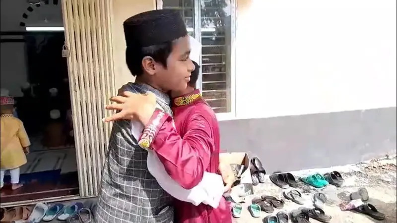 সৌদি আরবের সাথে মিল রেখে পটুয়াখালীর ৩৫ টি গ্রামে পালিত হচ্ছে ঈদুল আযহা সৌদি আরবের সাথে মিল রেখে পটুয়াখালীর ৩৫ টি গ্রামে পালিত হচ্ছে ঈদুল আযহা