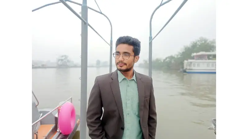 বাস-ট্রাকে ধাক্কা, ইঞ্জিন কাভারে বসা ইবি শিক্ষার্থীর মৃত্যু বাস-ট্রাকে ধাক্কা, ইঞ্জিন কাভারে বসা ইবি শিক্ষার্থীর মৃত্যু