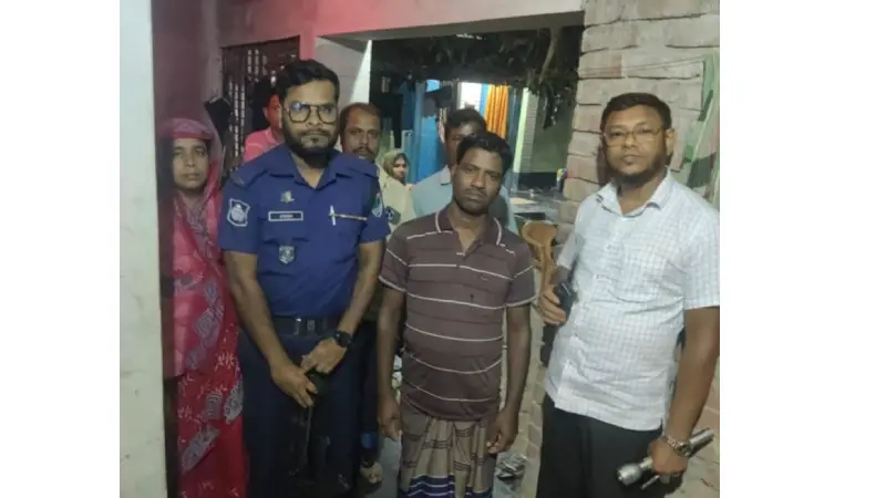 কুষ্টিয়ায় অপহৃত ব্যবসায়ীকে অচেতন অবস্থায় বাড়ির সামনে ফেলে গেল অপহরণকারীরা কুষ্টিয়ায় অপহৃত ব্যবসায়ীকে অচেতন অবস্থায় বাড়ির সামনে ফেলে গেল অপহরণকারীরা