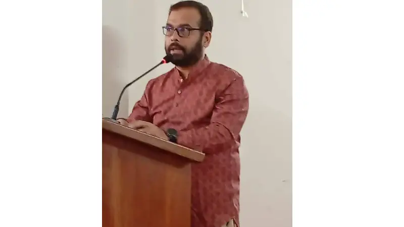 বেরোবিতে ছাত্র উপদেষ্টার পদত্যাগের গুঞ্জন বেরোবিতে ছাত্র উপদেষ্টার পদত্যাগের গুঞ্জন