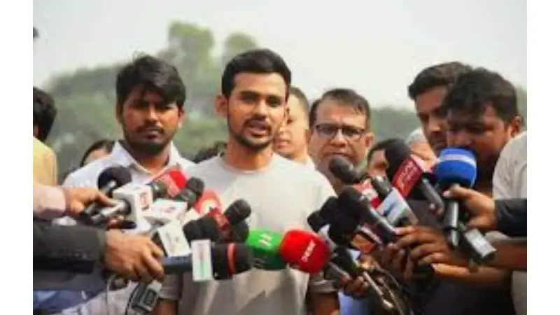 নিজ এলাকা কুমিল্লার মুরাদনগর সফরে উপদেষ্টা আসিফ মাহমুদ নিজ এলাকা কুমিল্লার মুরাদনগর সফরে উপদেষ্টা আসিফ মাহমুদ