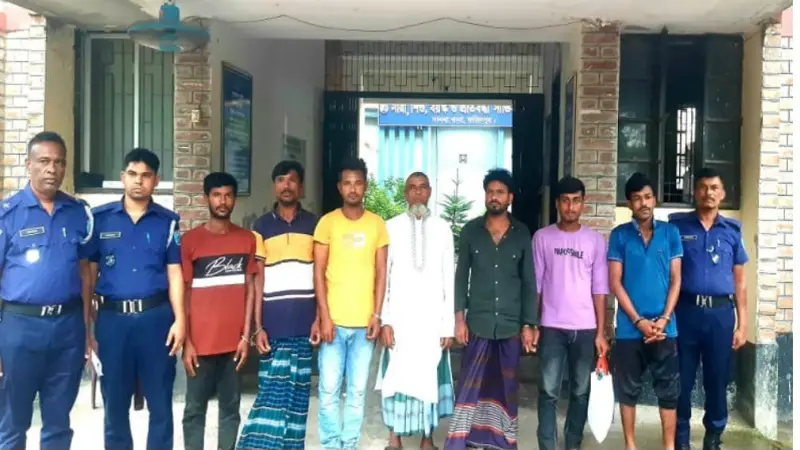 ফরিদপুরের সালথায় পুলিশের অভিযানে ওয়ারেন্টভুক্ত সাত আসামি গ্রেপ্তার ফরিদপুরের সালথায় পুলিশের অভিযানে ওয়ারেন্টভুক্ত সাত আসামি গ্রেপ্তার