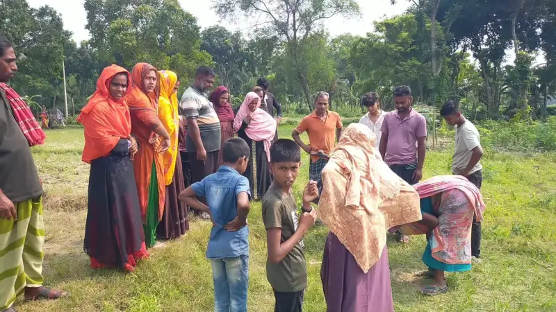 মেহেরপুরে পাটক্ষেতে মিলল অজ্ঞাত কঙ্কাল, নিখোঁজ বৃদ্ধাকে ঘিরে ধোঁয়াশা মেহেরপুরে পাটক্ষেতে মিলল অজ্ঞাত কঙ্কাল, নিখোঁজ বৃদ্ধাকে ঘিরে ধোঁয়াশা