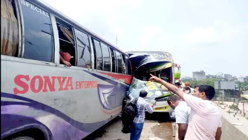 টঙ্গী বিআরটি ফ্লাইওভারে দুই যাত্রীবাহী বাসের মুখোমুখি সংঘর্ষে আহত ২৫ টঙ্গী বিআরটি ফ্লাইওভারে দুই যাত্রীবাহী বাসের মুখোমুখি সংঘর্ষে আহত ২৫