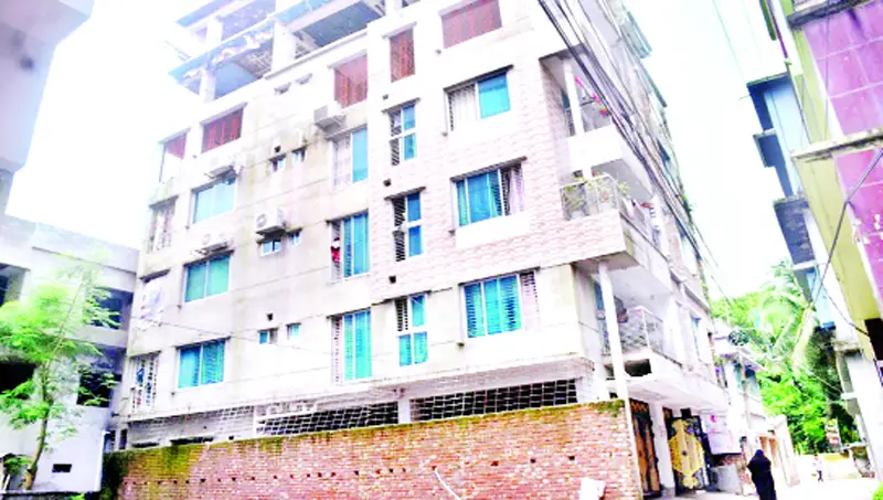 ভবন নির্মাণে অনিয়ম বন্ধ হয়নি ভবন নির্মাণে অনিয়ম বন্ধ হয়নি