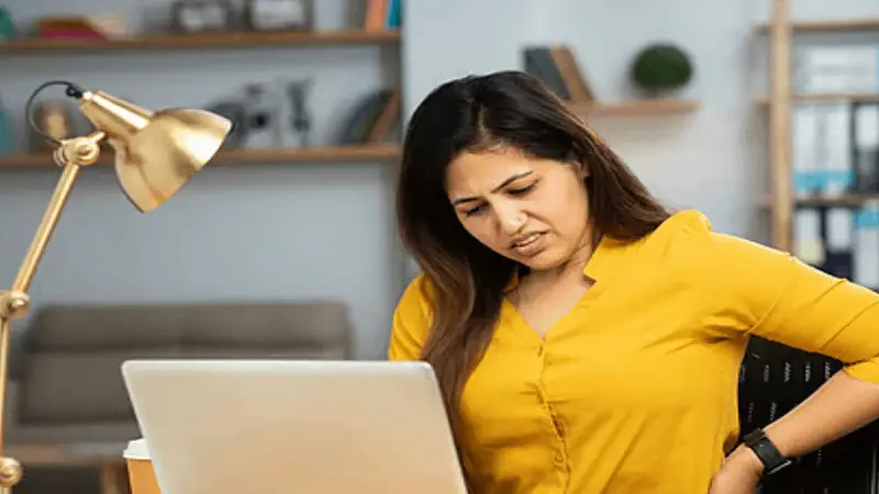 অফিসে এক টানা বসে কাজ করছেন? জেনে নিন সমস্যা ও সমাধান অফিসে এক টানা বসে কাজ করছেন? জেনে নিন সমস্যা ও সমাধান
